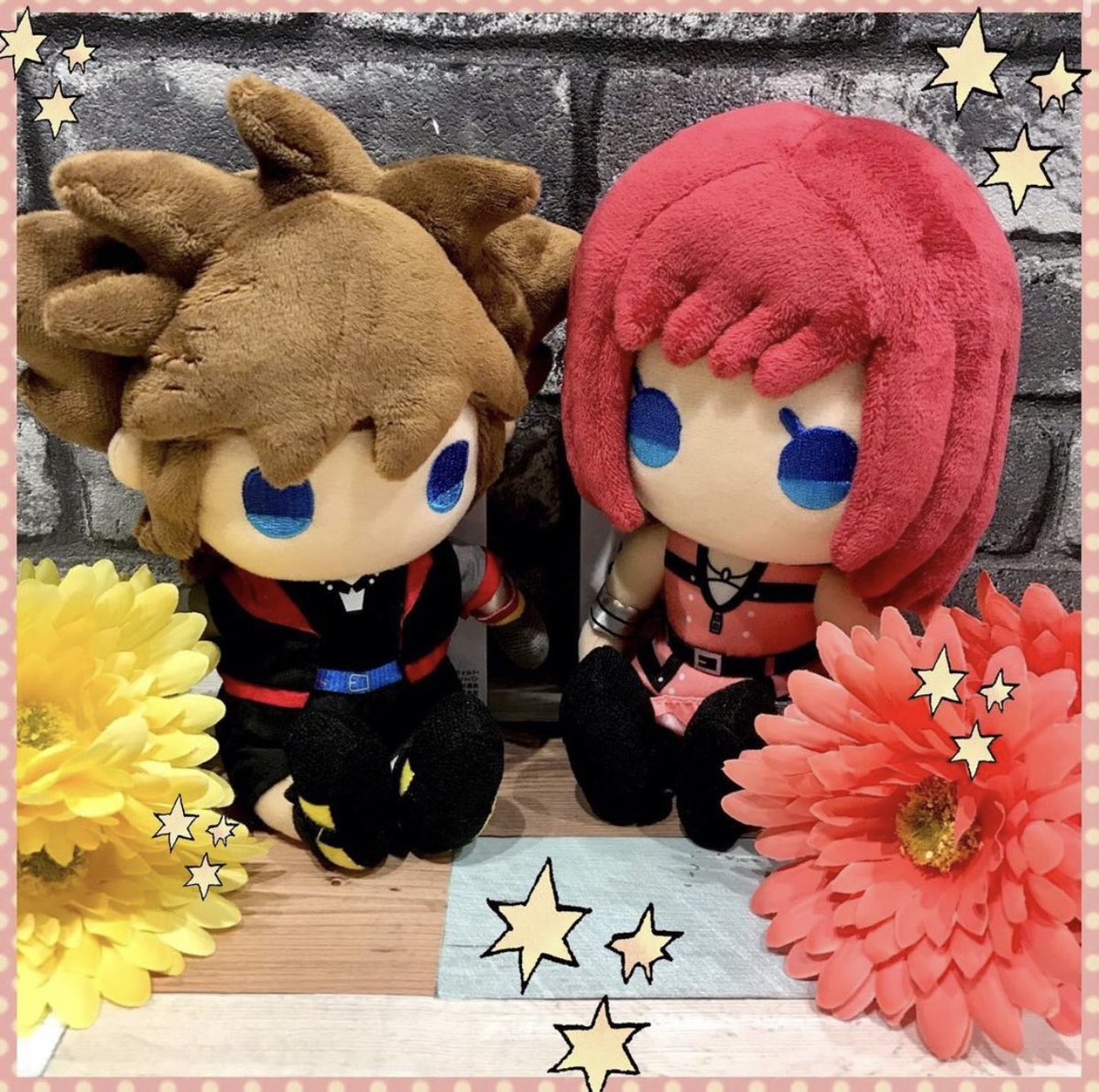 sokaiplushies's tweet image. Daily Sokai 1011:
The Square Enix Osaka Cafe shared 4 adorable photos of Sora and Kairi plush including one sharing a paopu plush 💕⭐️