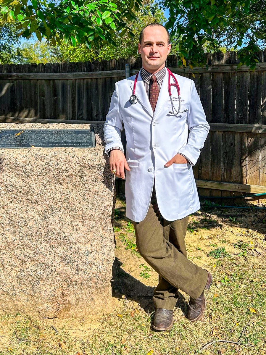 🩺 It’s Animal Shelter Appreciation Week! 🐾

Today, we’re shining a special spotlight on our incredible shelter Veterinarian, Dr. Vallon! 💛 He has unwavering commitment, and is a vital part of our shelter family! 

#AnimalShelterAppreciationWeek #PetCircleWaco #ShelterHeroes