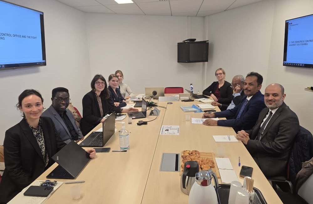 زار وفد وزارة الزراعة والثروة السمكية برئاسة وكيل الوزارة لقطاع الإنتاج والتسويق السمكي غازي لحمر العاصمة الفرنسية باريس يومي 6 و7 نوفمبر، في إطار تعزيز التعاون الثنائي في المجالين الاقتصادي والفني بين بلادنا وفرنسا.

وفي إطار الزيارة، قام الوفد بزيارة عمل إلى مركز مراقبة مصائد