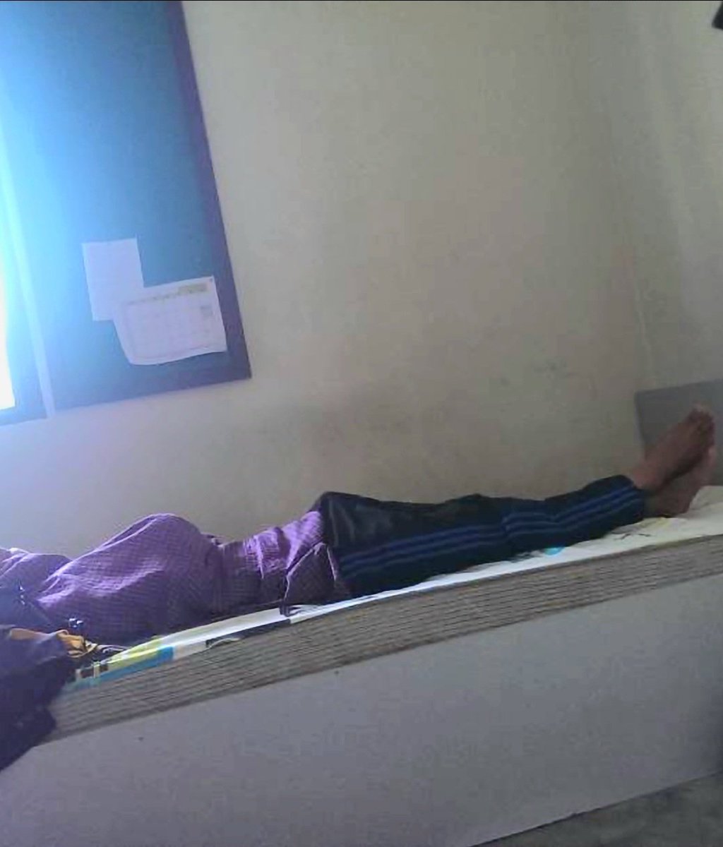 _dk_dl_wkt_'s tweet photo. nah hadiah kenangan i zoom roommate/kekasih gelap zaman i student dulu https://t.co/5OdmymxPPM