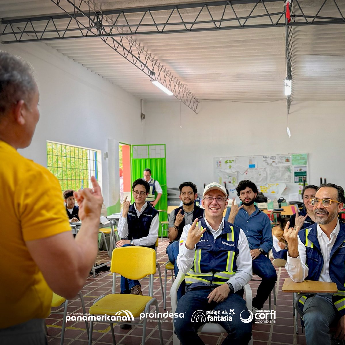 💛 Con el corazón lleno de alegría, vivimos una jornada inolvidable junto al programa #PasajeALaFantasía en la Escuela Rural El Balsal (Villeta, Cundinamarca).

Entre juegos y sonrisas recordamos que la verdadera inclusión se vive desde el corazón. ✨🌈

#VoluntariadoDEI