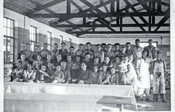 thyphoidjack's tweet image. The Polish Orphans of Oudtshoorn📷
During World War II, 500 Polish orphans found refuge in Oudtshoorn, South Africa, after enduring forced deportations, starvation, and the loss of their families. Their journey from Soviet labor camps to safety in the Karoo remains a little-known…