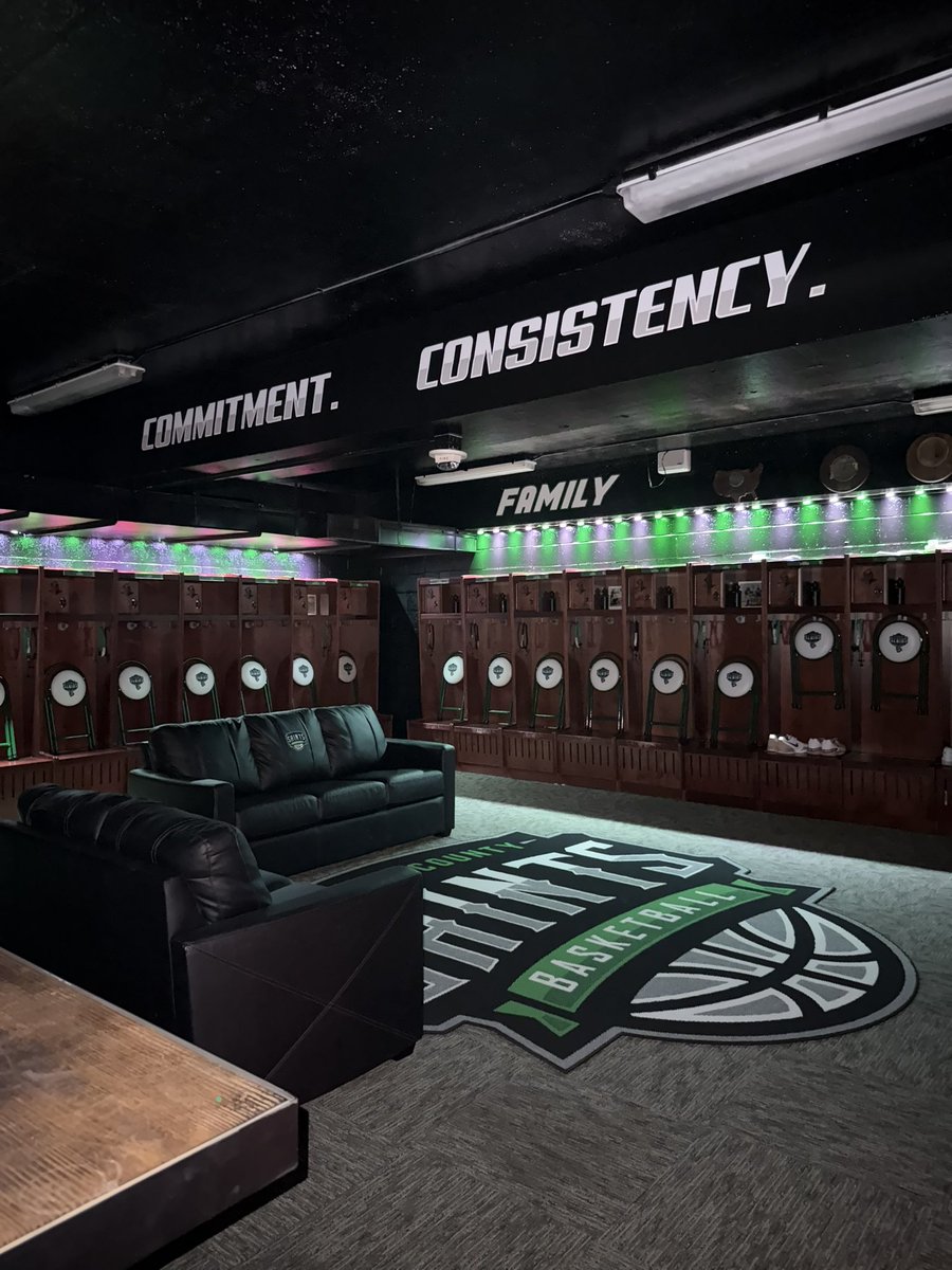 ladaryl_jr's tweet image. After a good conversation with @ThADowning @Marquis_McCray I am blessed to receive a offer from @Seward_Hoops .