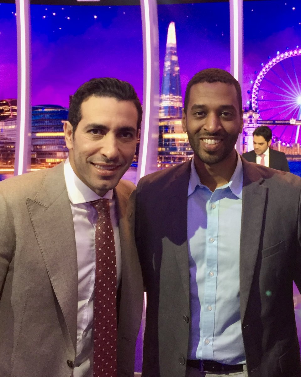 مع الماجيكو كابتن محمد أبو تريكة <a href="/trikaofficial/">محمد أبوتريكة</a> بين اليوم والأمس.
تتوقعوا الصورة القديمة سنة كم؟ 🤔