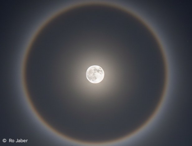 Under the same sky. 💙
Tonight, the moon showed a beautiful halo over the Rohingya #refugee camp near Cox's Bazar, #Bangladesh.
A reminder that beauty and wonder can be found everywhere, even in hard times.

#Rohingya
#MoonHalo
#SharedSky
#photography

📸  by <a href="/Jaber_Jarullah2/">Ro Jaber</a>