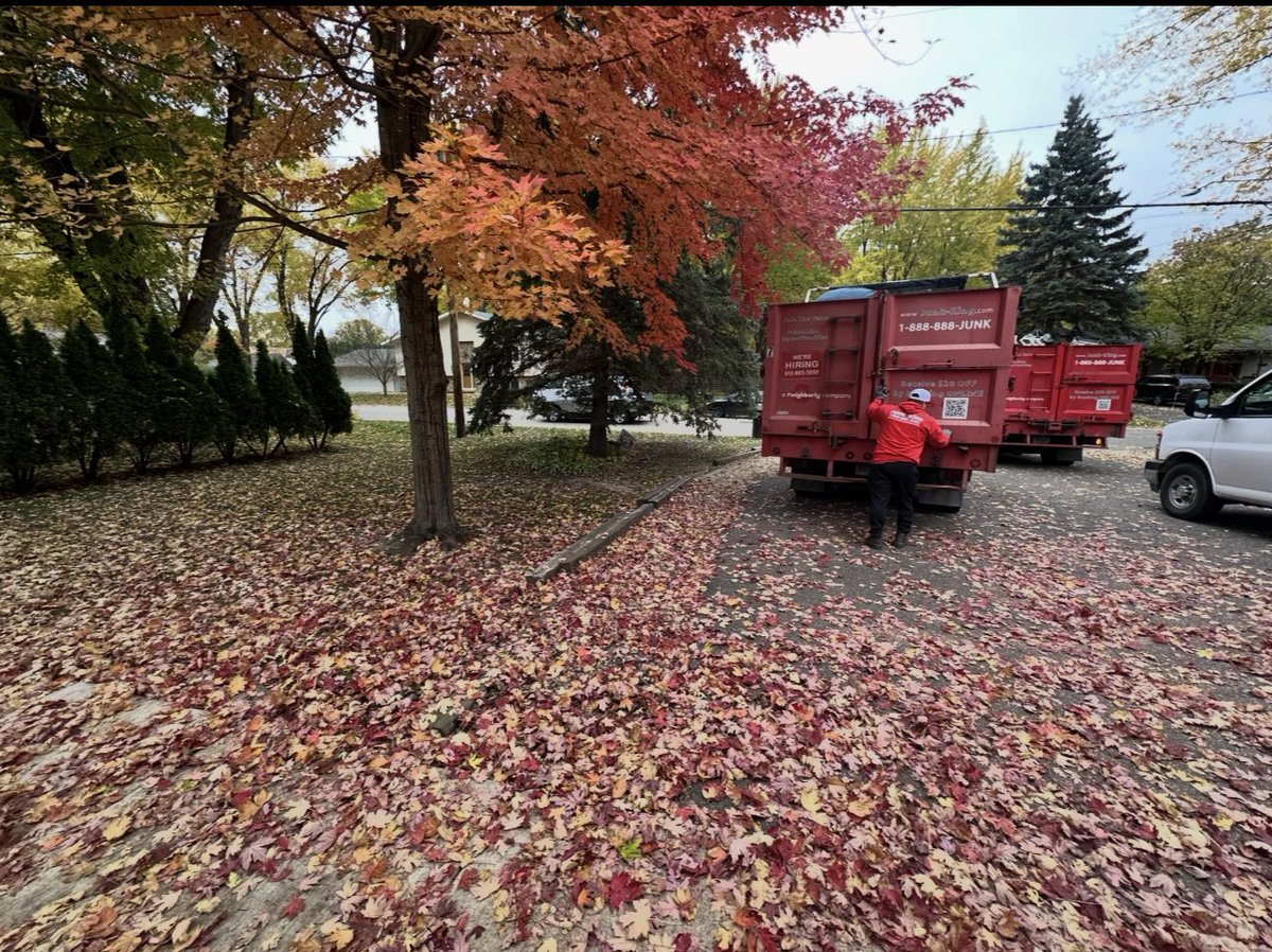 JKMapleGrove's tweet image. A little before and after magic! It’s the perfect time of the year to declutter🚚 Call Junk King Maple Grove for all your junk removal needs! 📲612-716-3832 #JunkKingMapleGrove #JunkRemoval #MapleGrove