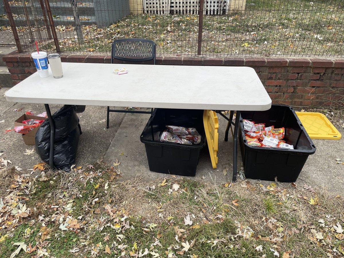 logicbylink's tweet image. Ramen and brown rice available now. If you could use some groceries, stop by and pick up what you need. No hassle, or pressure. Grab it and take care of yourself. I’m here until 5 or until it’s gone. Community takes care of each other.

501 Ruffner Ave Charleston
Narcan here, too