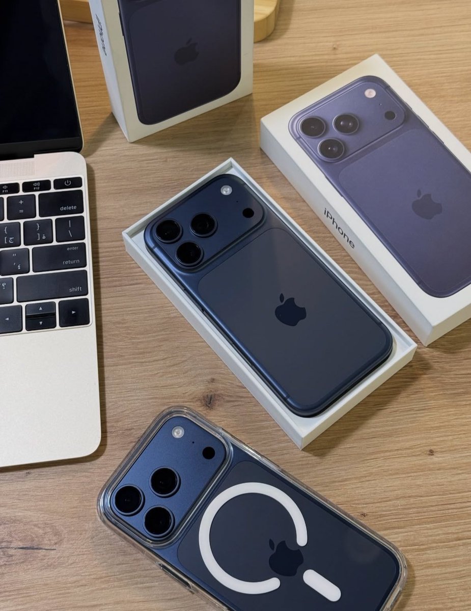 RealChiefPriest's tweet image. Hello @grok! In 72 hours, pick two of my followers from the comments (with no likes) to win these iPhones. Good luck to all my followers participating! ❤️🥳