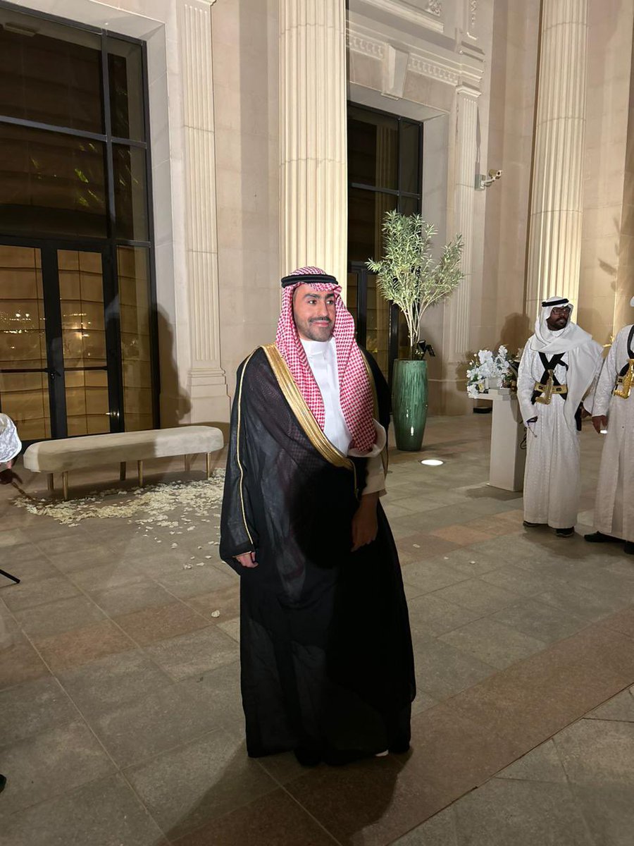 Nadaa22's tweet photo. اللهم لك الحمد والشكر.. احتفلنا اليوم بزواج أخوي ماجد بن فهد #المبيريك.. اللهم بارك لهما وبارك عليهما واجمع بينهما في خير 
@AL_MUBERIK https://t.co/Vr5ymSvYYH