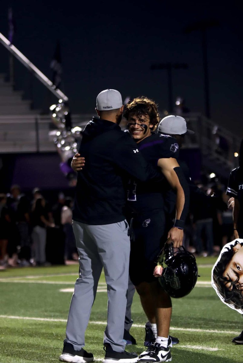 Coach_MattReyes's tweet photo. The rushing champ! @ErniePowers16 @epfranklinfb https://t.co/cVU3OETi41