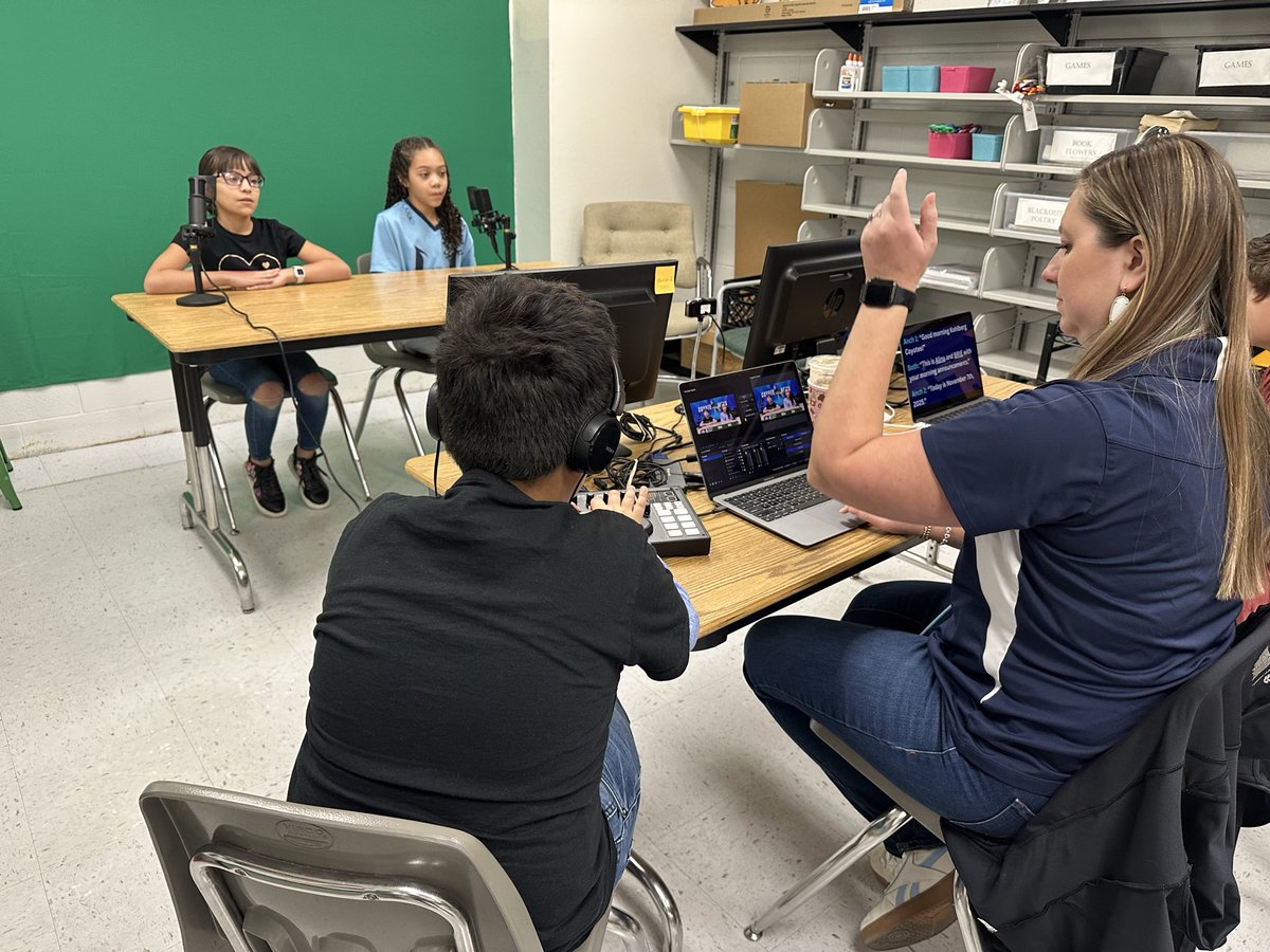 Very proud of the Kohlberg Coyotes for completing their 3 broadcast. It’s student created and mostly student run. Today, they problem solved and worked well under pressure. @episd_its #iamepisd