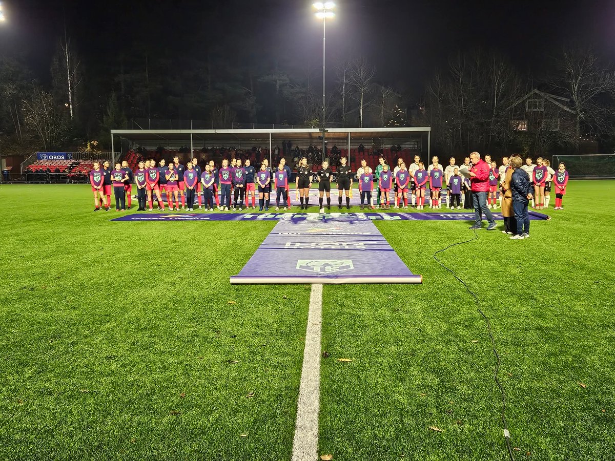 HonefossBK's tweet image. Nest siste runde i Toppserien er spilt, og våre damer hadde allerede sikret plass i Toppserien 2026 etter seieren mot Bodø/Glimt forrige helg. Fredag kveld ventet bortekamp mot Røa – en jevn og tett kamp som endte med poengdeling og 1–1.
#VierHBK