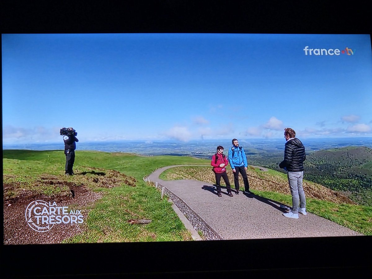 GGOUBAND's tweet image. Et c'est parti pour un joli RV dans le Puy de Dôme,grâce à #Lacarteauxtrésors,et à son présentateur mythique @cyrilferaud .