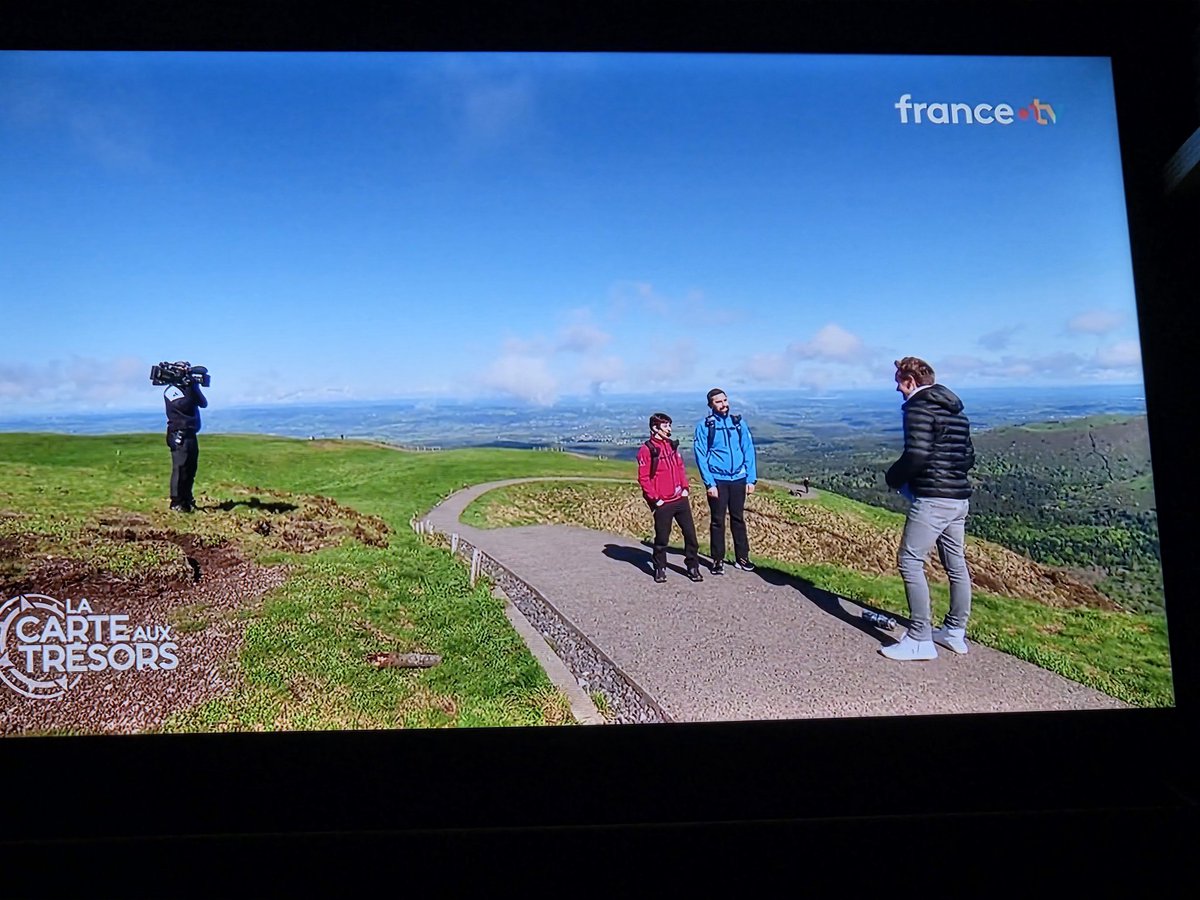 GGOUBAND's tweet image. Et c'est parti pour un joli RV dans le Puy de Dôme,grâce à #Lacarteauxtrésors,et à son présentateur mythique @cyrilferaud .