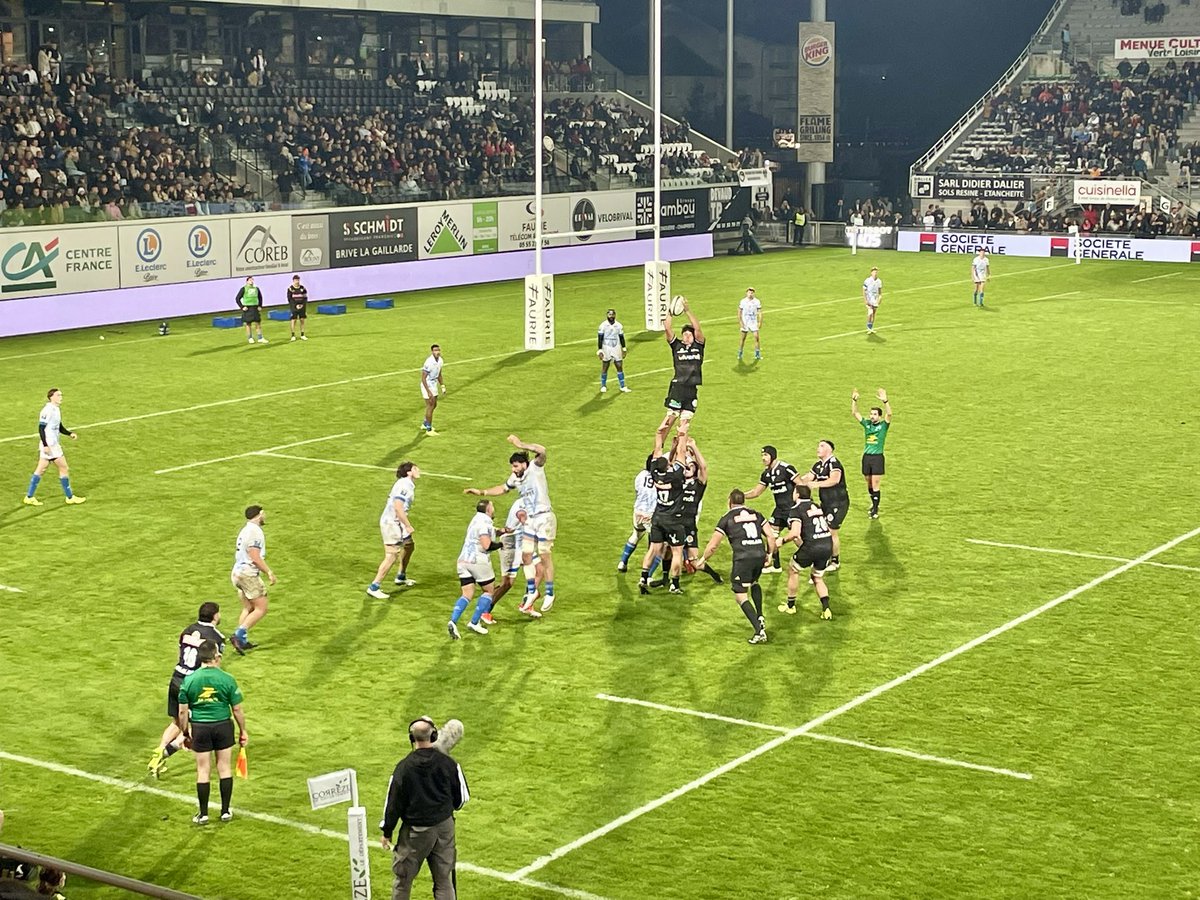pierg43's tweet photo. Après 3 défaites consécutives, et une semaine agitée en coulisses, les Brivistes se lâchent face à des Montois complètement dépassés. Victoire du CAB 68-10 avec 10 essais inscrits et le bonus offensif en poche. On respire en Corrèze ! 😅 https://t.co/DynsTm2T4M