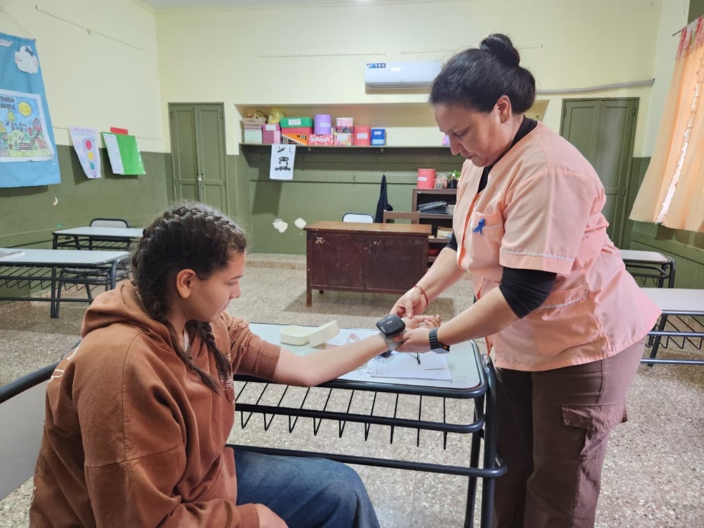 jorgekurrle's tweet image. El programa “#Estamos con #Vos” llegó a #Cerro #Azul con atención médica, asesoramiento y múltiples servicios para los vecinos 

Este viernes, Cerro Azul fue el destino elegido de un nuevo operativo del programa de Gobernación y coordinado por el IPLyC, Estamos con Vos. En esta