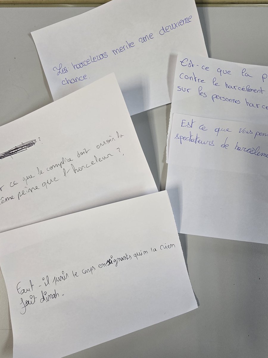 #NAH au <a href="/LPOMaryseConde/">Maryse Condé</a> : sensibilisation de tous les élèves par leurs #PP, les élèves Ambassadeurs &amp; les 2 Référents #pHARe 
Des outils👍: vidéo 😭du frère de #Dinah+#kahoot+débat mouvant en présence <a href="/CAAEEVersailles/">CAAEE Versailles</a>
👏Ms.Gachet&amp;Kham Référents,
<a href="/acversailles/">Académie de Versailles</a> 
<a href="/albar_isabel/">Albar Isabel</a>