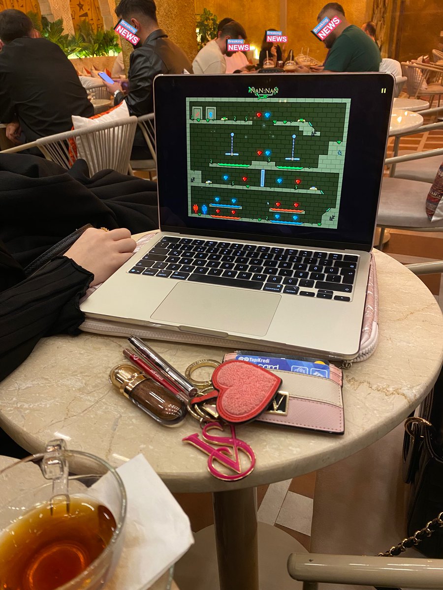 tum kafenin duyacagi sekilde konusacak rezilligimiz kalmadiginda 👍🏻