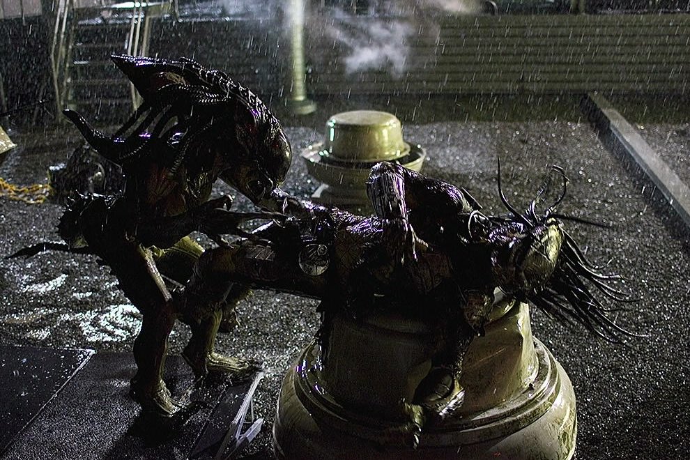 Alien_Theory's tweet image. Wolf and Chet face off - Aliens Vs Predator: Requiem (2007) behind the scenes