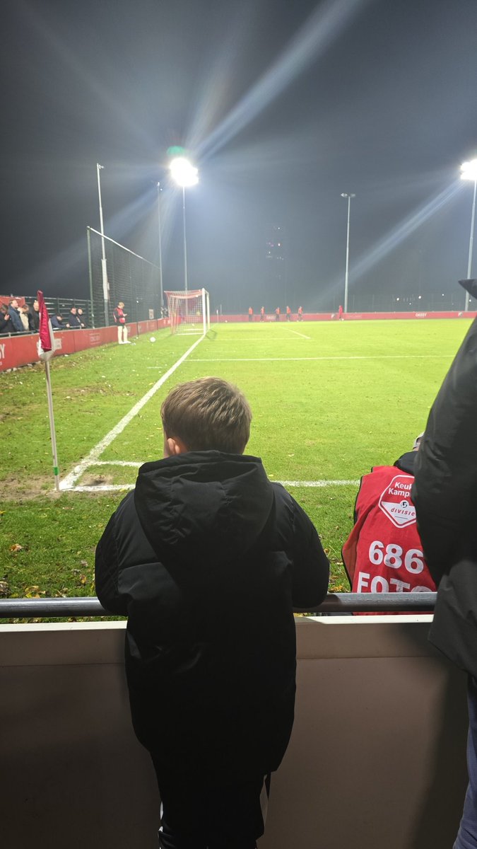 graytjefcu's tweet photo. Sta ik in eens in het uitvak bij Emmen๐๐ #jutemm https://t.co/XR4ihkN4S5