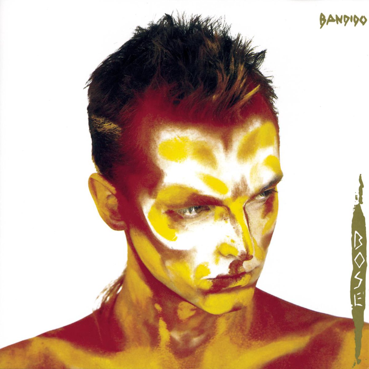 Hoy toca Pop con 🎧 Miguel Bosé y su album 💿 Bandido 💿 lanzado el 7 de noviembre de 1984, el mejor año, sin duda.