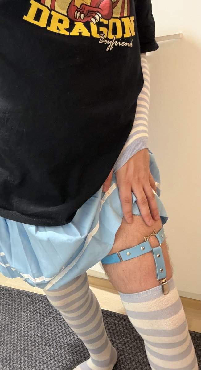 Happy femboy Friday! I am currently waiting to get my fursuit back from some repairs which means I might as well post some femboy content for today x3

#femboy #femboyfriday #skirt #thighhighs