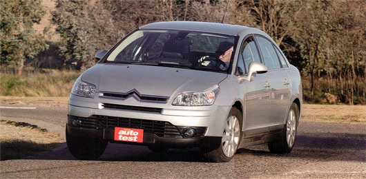 Prueba del Citroën C4 HDi Exclusive
"De lo nuestro, lo mejor"
Por Carlos Figueras
Fotos Miguel Tillous
Revista <a href="/AutoTestArg/">AutoTest</a>  Nro 201. Julio de 2007
testdelayer.com.ar/pruebas/citroe…