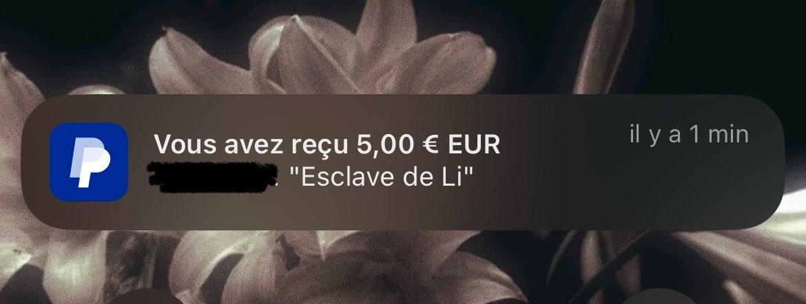 Li_jtlms's tweet image. prenez exemple, c’est un étudiant mais il trouve quand même l’argent pour me satisfaire.