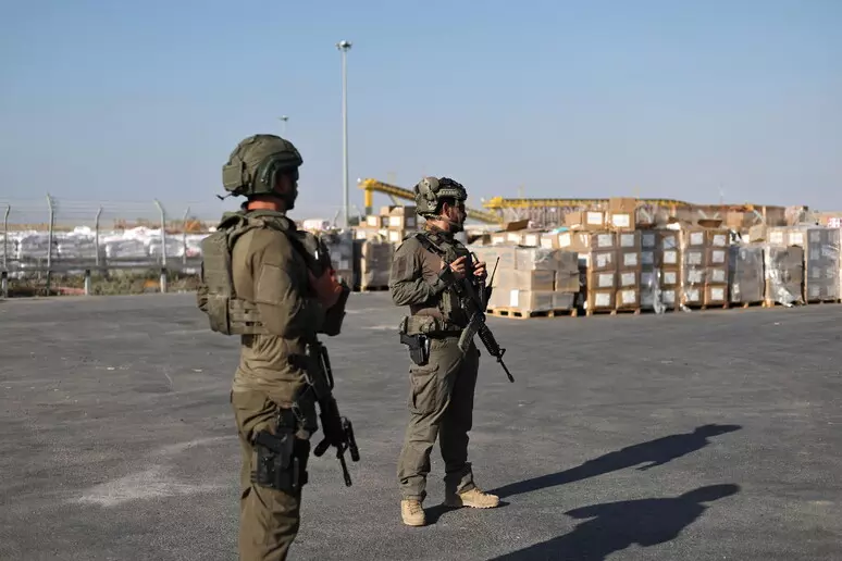 IPAZIA2025's tweet photo. #RelataRefero
#Gaza: chiusi da #Israele i valichi di #AlAwja e #KeremShalom, bloccando l'ingresso degli aiuti umanitari...๐ก
https://t.co/plD8IZtfsZ https://t.co/Dyi9tx1bv1