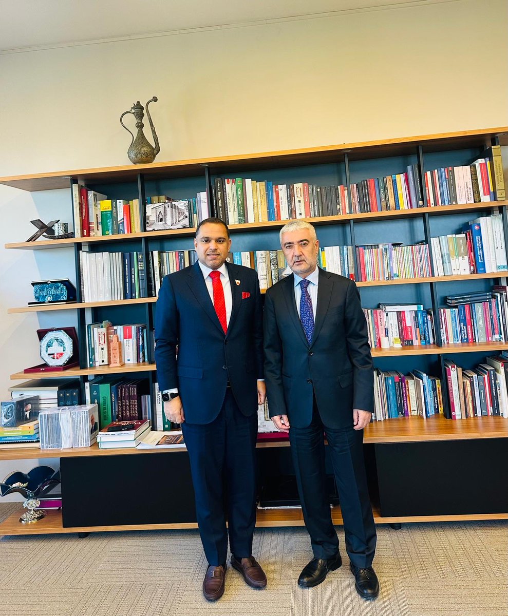 BahrainEmbTR's tweet image. استقبل سعادة السيد صفر توران، مستشار رئيس الجمهورية، سعادة السيد بسام أحمد مرزوق، سفير مملكة البحرين لدى الجمهورية التركية.

وجرى خلال اللقاء بحث عدد من الموضوعات ذات الاهتمام المشترك، واستعراض سبل تعزيز التعاون وتطوير العلاقات الثنائية بين البلدين الصديقين.