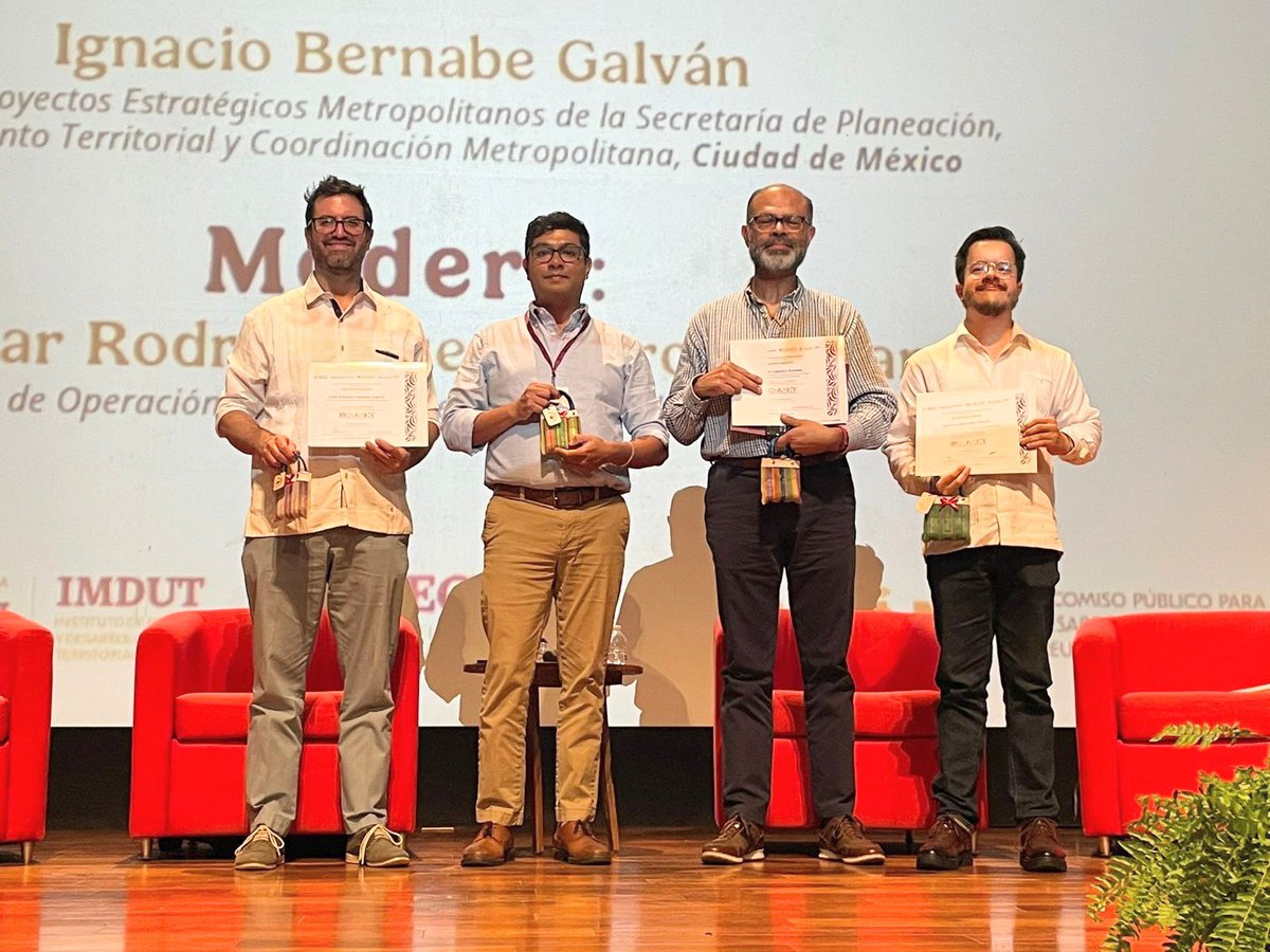 MetropolisCDMX's tweet photo. #Metrópolis participó en el encuentro de la Red Nacional Metropolitana #RENAMET.
El director Ignacio Bernabe @sisoynacho, dialogó en el conversatorio “Financiamiento de Proyectos Metropolitanos” con José Iracheta (@INSUSmx), Antonio Cabrera (@Hacienda_Mexico) y @SEDATU_mx https://t.co/CWBxu14o4I