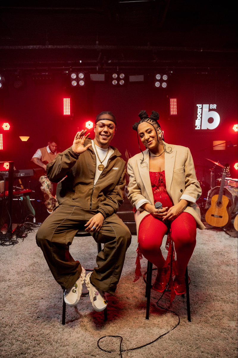 originalsant's tweet image. Quem puder foRTalecer aqui pra mostrar pra fml que saiu uma versão ao vivo de “Dizeres” no acústico da minha amiga Lourena vai tirar 🌊 💜