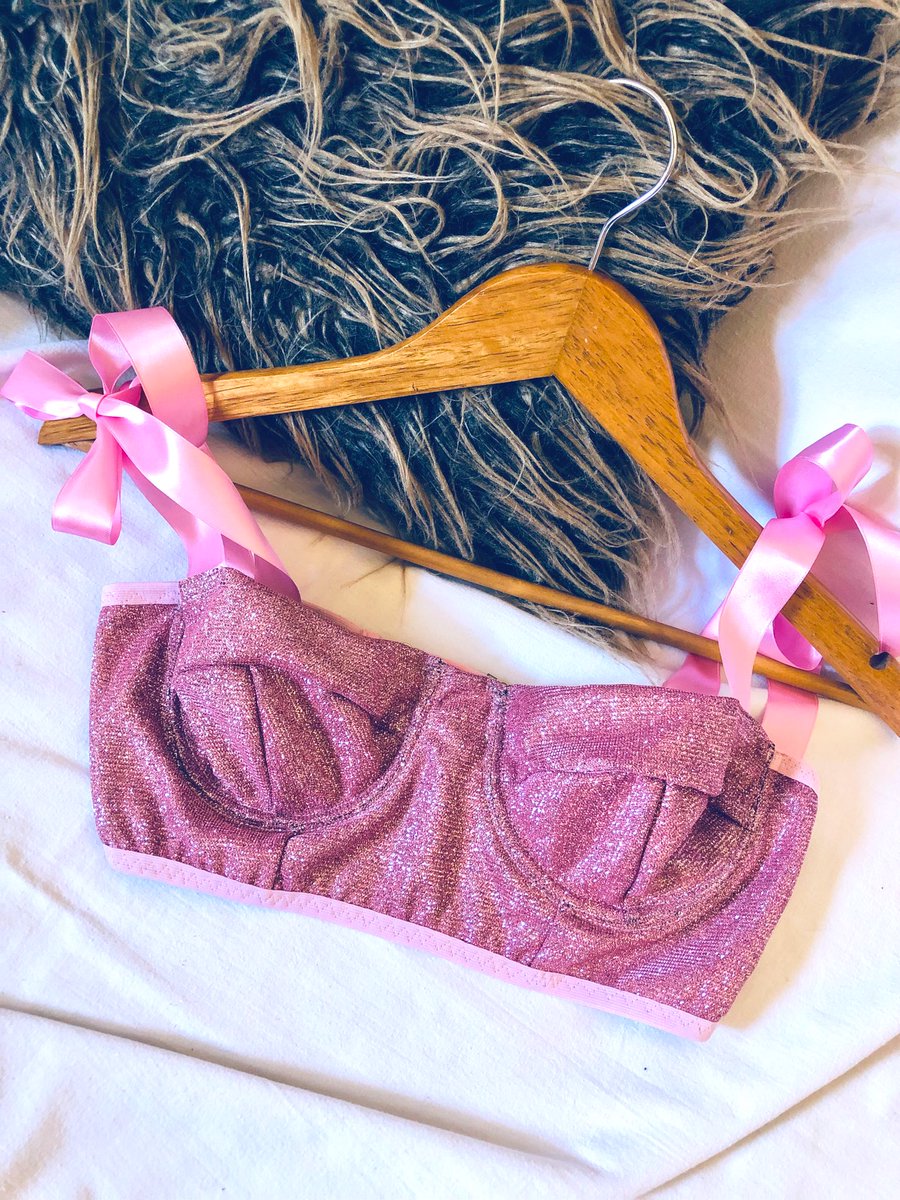 gecelenceria's tweet photo. 🤩💖✨🎀🌟 https://t.co/mtKnadVu6p