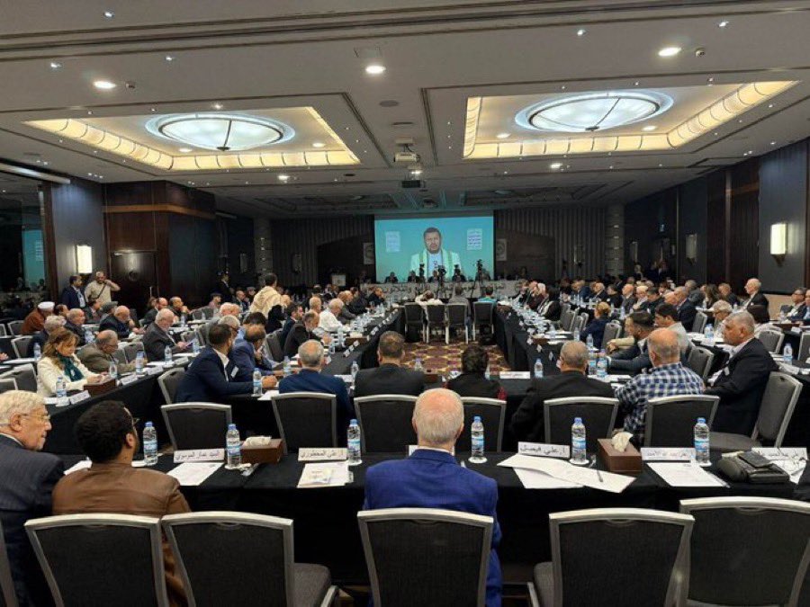 لا تمر من هنا من دون تشارك الصورة
وإن لم تفعل فاعلم أن "آل سعود" قد منعوك 

الصورة هذه أزعجت العملاء والمنافقين والمؤيدين لإسرائيل من العرب، لأنها أظهرت احترام وتقدير العرب للسيد بسبب موقفه الصادق والثابت مع أهل غزة،