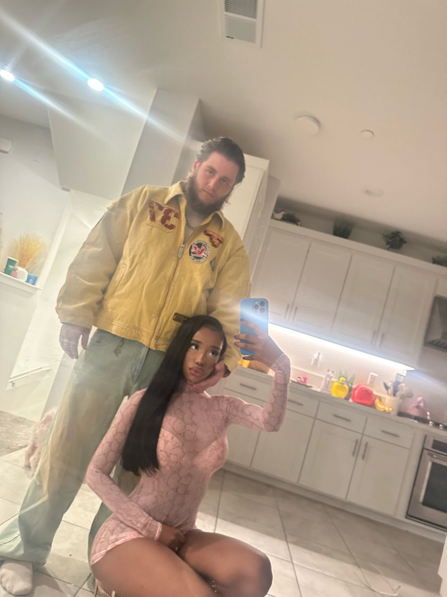 life is so much more fun when your man encourages you to dress up and be sexy! i love having a man that understands i’m a star ⭐️