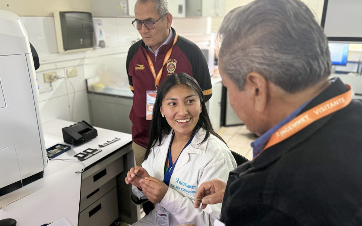 El Ingemmet realizó una pasantía para docentes de la UNSCH, fortaleciendo sus conocimientos en reconocimiento de minerales y rocas.
Leer más ► acortar.link/OI8Z1b

#Ingemmet #EducaciónMinera #CapacitaciónTécnica
