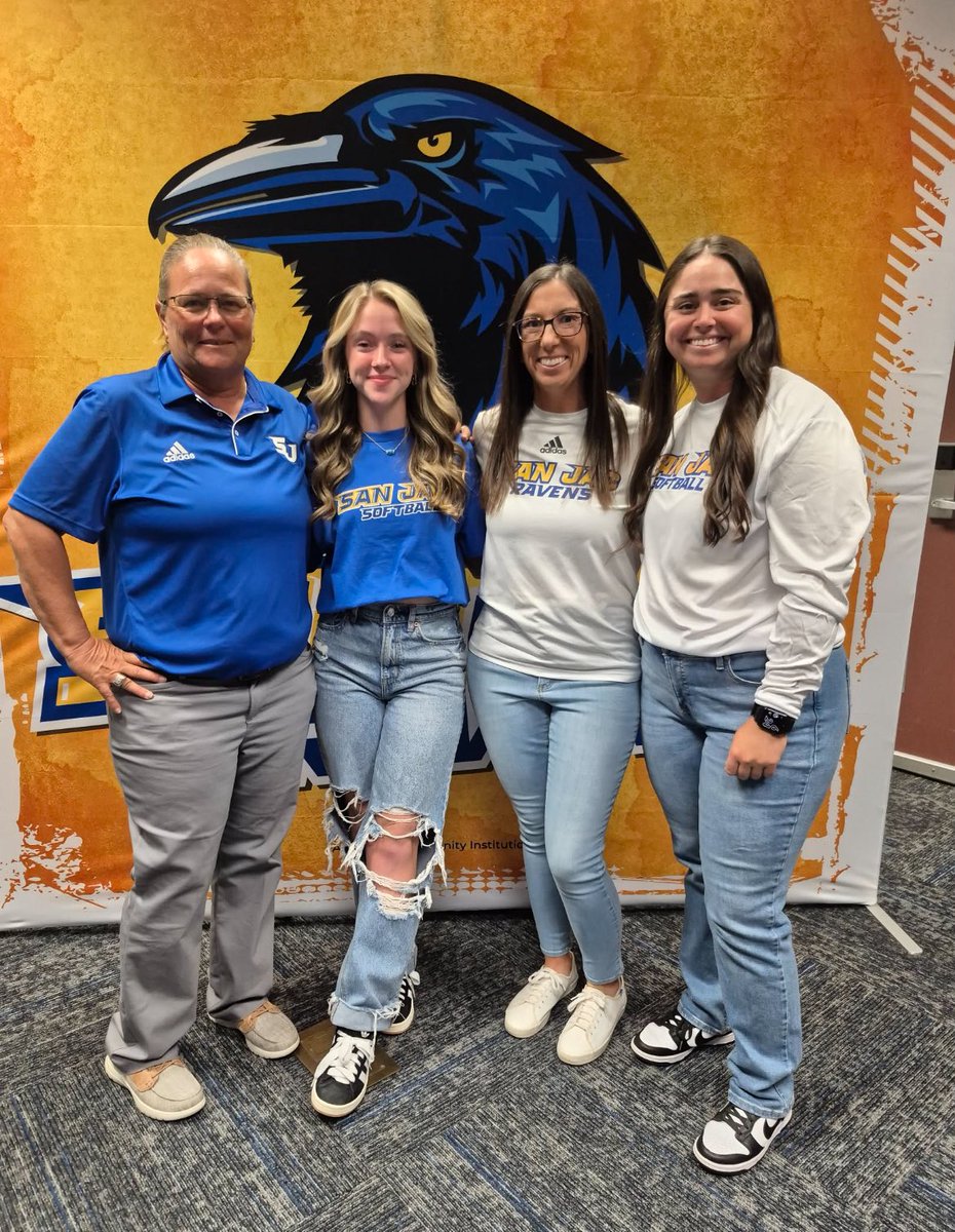 keira_thacker08's tweet photo. Officially Official!!! Go ravens!!! 💙🤍💛@SanJacSoftball @BGN_18U https://t.co/GbzXfDFoOL