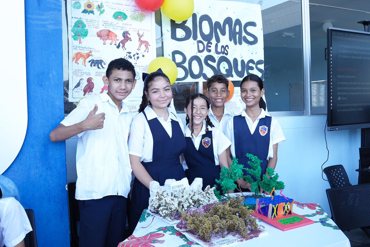 AlcaldiaVpar's tweet image. El talento, la creatividad y el compromiso científico de los estudiantes se destaca en el Segundo Encuentro de Investigación Alfonsista que se realiza en la Institución Educativa Alfonso López Pumarejo de Valledupar.