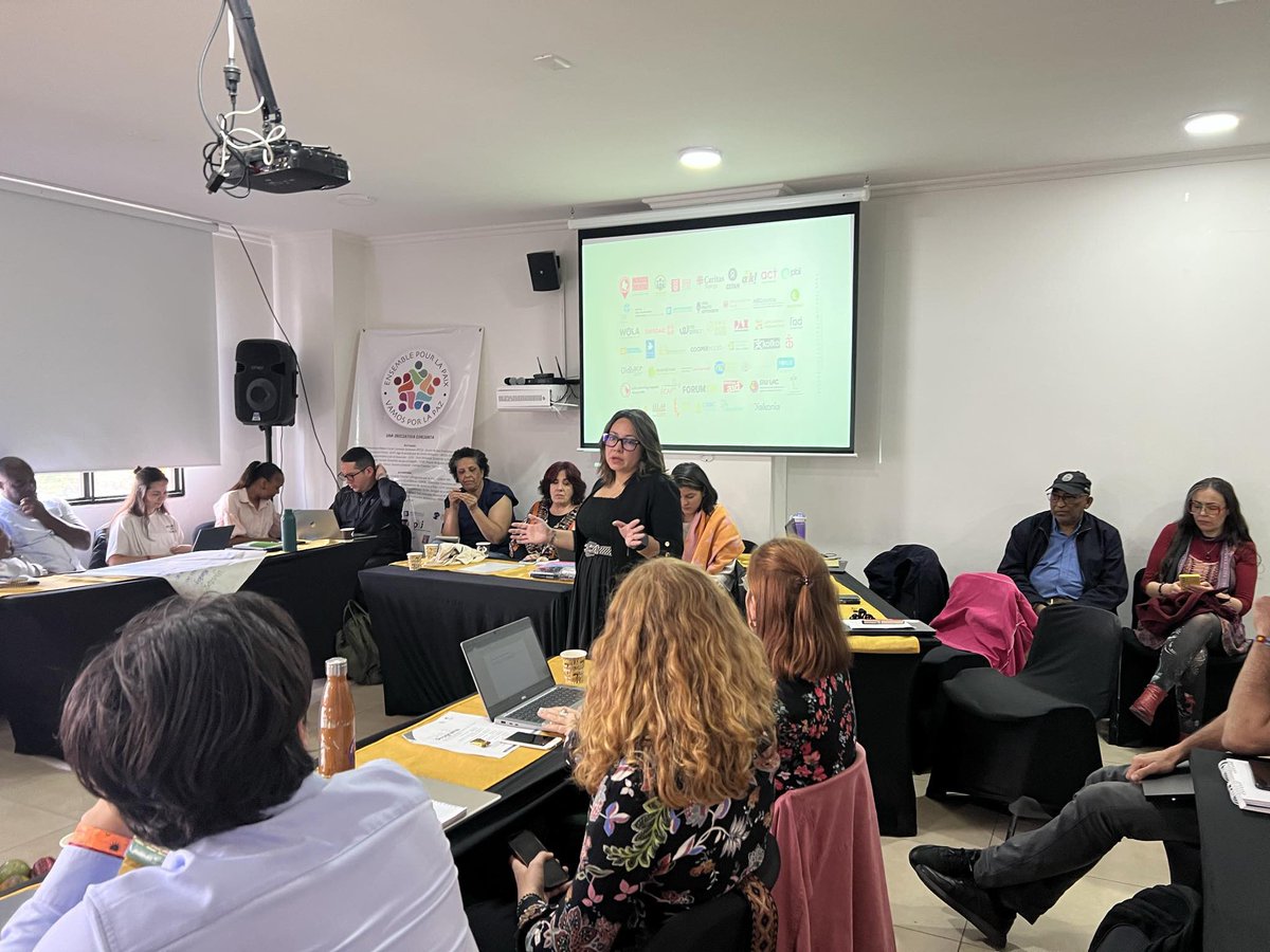 🇨🇴🇫🇷 #ECP | Como Espacio de Cooperación para La Paz  <a href="/espaciopazencol/">@EspacioPazenCol</a>  agradecemos el encuentro y diálogo con los miembros de la Asamblea <a href="/VamosPaz/">Vamos por la paz - Ensemble pour la paix Colombie</a> 
Vamos por la paz - Ensemble pour la paix Colombie y sus representaciones de Colombia y Francia. 
Este encuentro permitió presentar