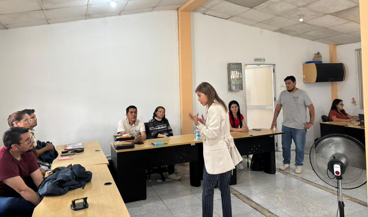 EducacionZ2_Ec's tweet photo. [PICHINCHA] La Dirección Distrital 17D12 del Ministerio de Educación, Deporte y Cultura 🏫 dio la bienvenida a los 7 nuevos profesionales DECE, quienes se integran con el compromiso de fortalecer el acompañamiento psicológico y social de los estudiantes.

#ElNuevoEcuador https://t.co/wiXK0NDVyW