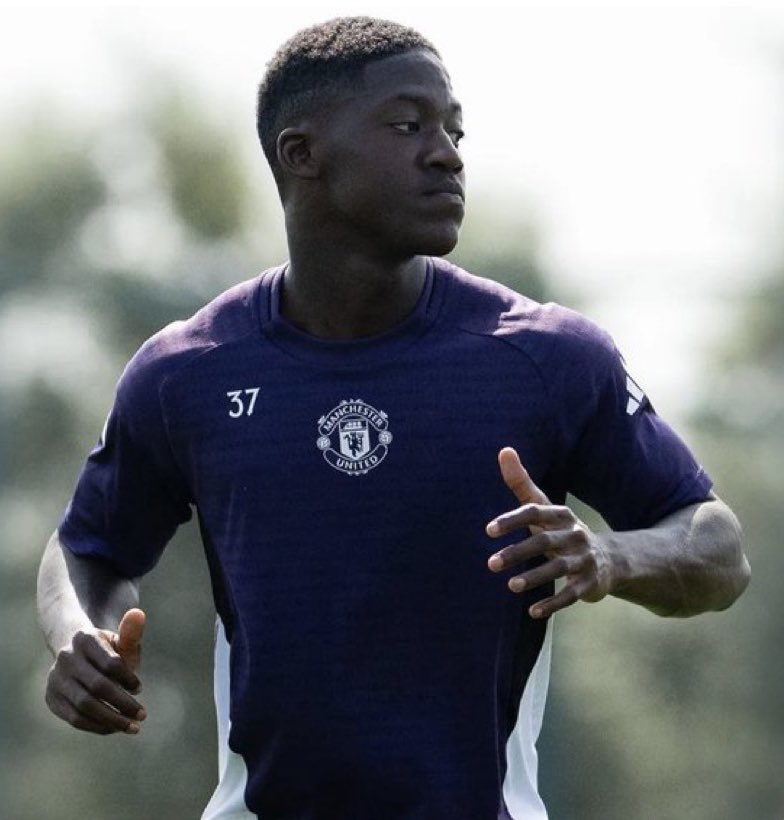 🚨🤕 | Kobbie Mainoo has picked up a KNOCK in training resulting in his exclusion from the Manchester United squad against Spurs tomorrow. Injury described as 'minor'.

[<a href="/SullyTalkz/">Sully</a>/<a href="/centredevils/">centredevils.</a>]