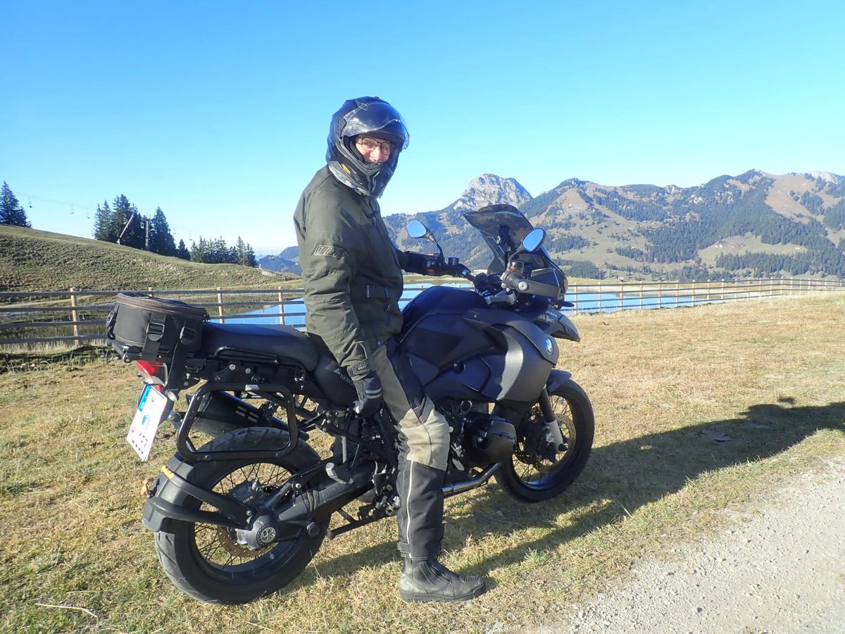 Out of foggy Munich and up into the sunny mountains with two friends today 🙂🏍️👍 #motorcycles #MakeLifeARide