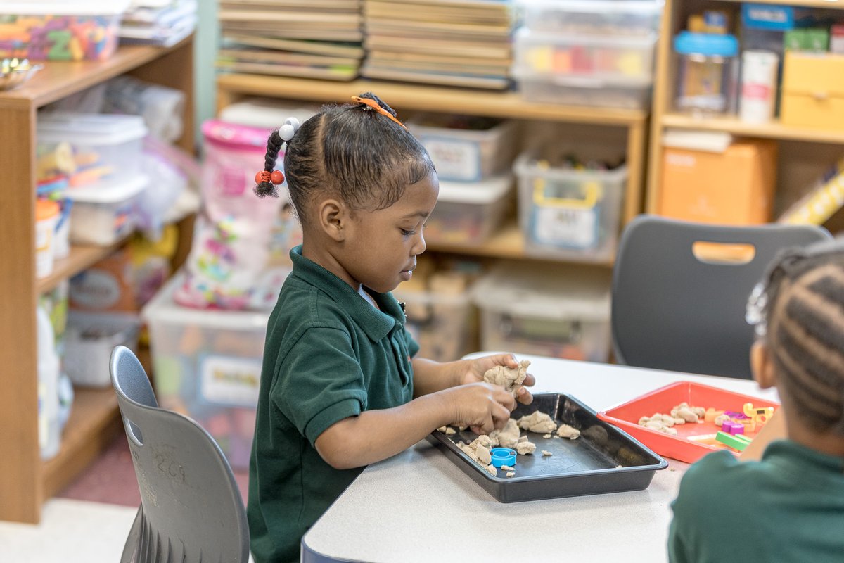 CedarTreeDC's tweet image. Little hands, big imagination 💭 #LTLT #CTA #CharterSuccess