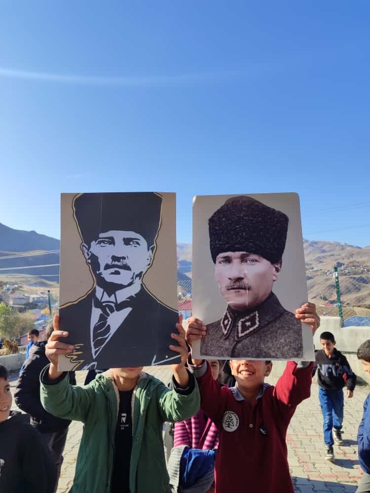 Akcam25's tweet photo. 10 Kasım Atatürk’ü Anma programımızdan kareler
@Erzurum_Mem @KoprukoyMeb https://t.co/Z0qVFuVztR