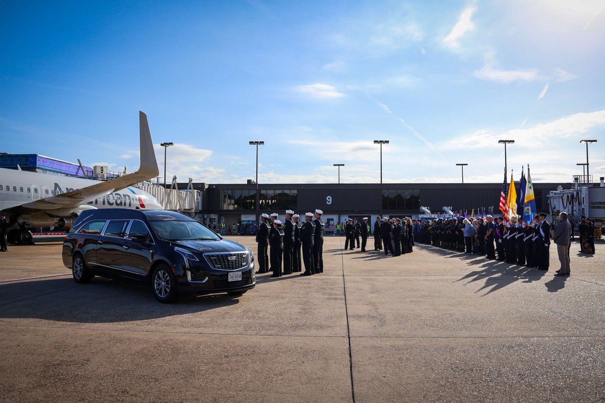 FlyORF's tweet image. After 57 years, U.S. Navy Capt. Thomas E. Scheurich has finally returned home. Capt. Scheurich was lost in 1968 during a Vietnam War mission and was identified by the Defense POW/MIA Accounting Agency in April 2025. His sacrifice will never be forgotten 🇺🇸 @AmericanAirlines