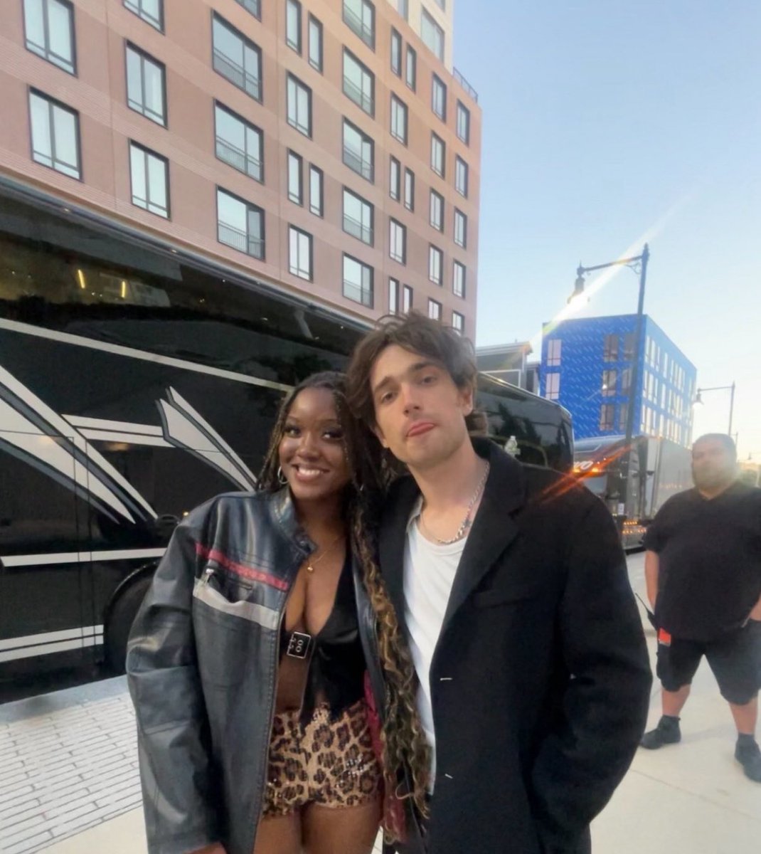 karley jenkinson☆ tweet media