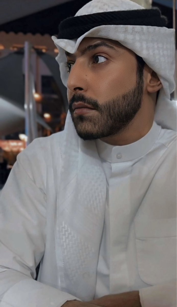 AbdullahMtared's tweet photo. وشلون ماحبّها وأكتب قصايد وأغار
والورد ينبت بـ أثر خطوات ، رجلينها https://t.co/KdeeWgS1hx