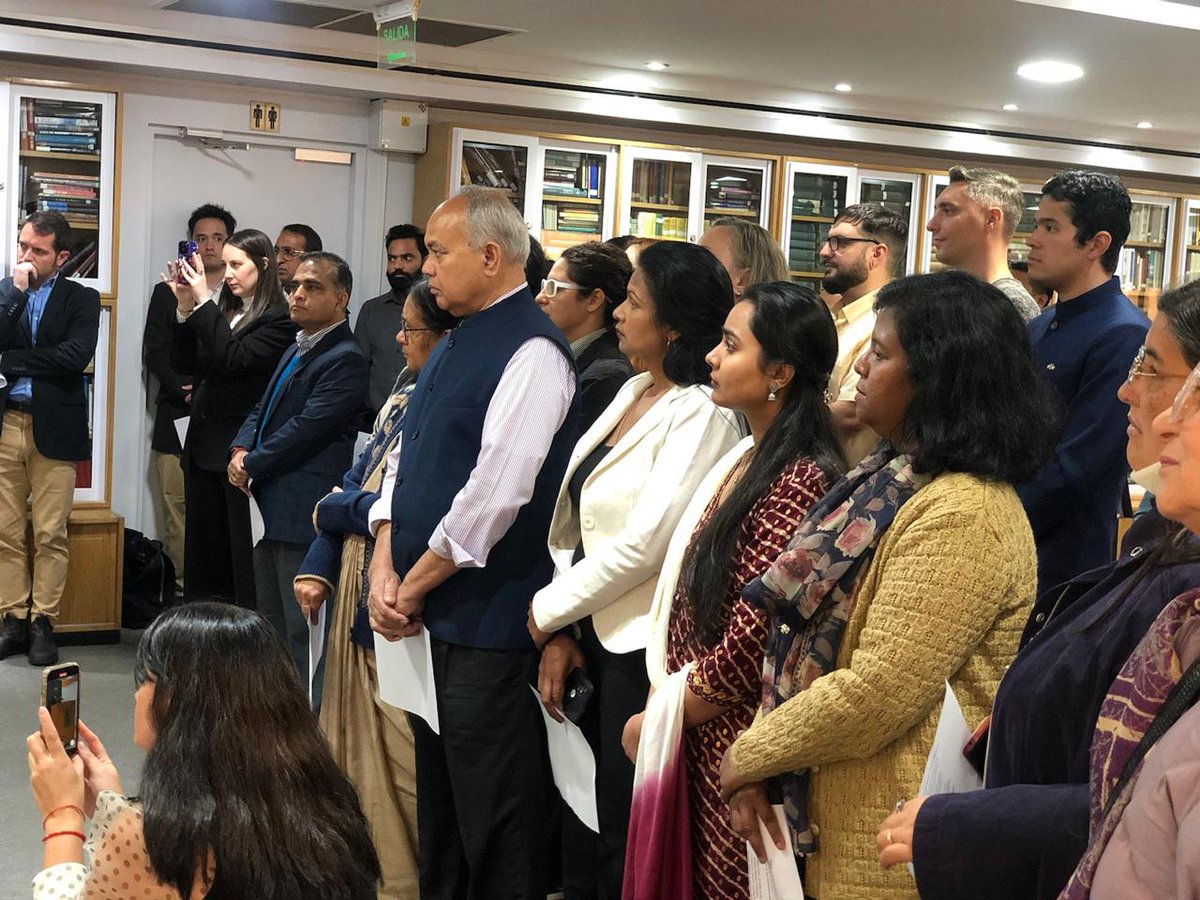 Indembarg's tweet image. The Embassy of India in Argentina organized a special event today, 7 November 2025, to commemorate the 150th anniversary of the Rashtriya Geet, Vande Mataram — the eternal song that celebrates the spirit of our beloved motherland. In a heartfelt tribute, members of the Indian…