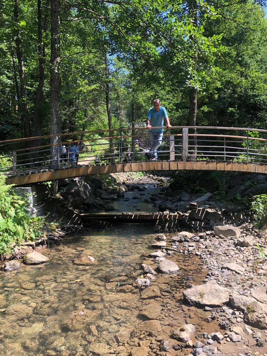 7 Kasım Lazca Dil Günü kutlu olsun.
Nanaşi nena, gurişi nek'na.
Anadili yüreğin kapısıdır.