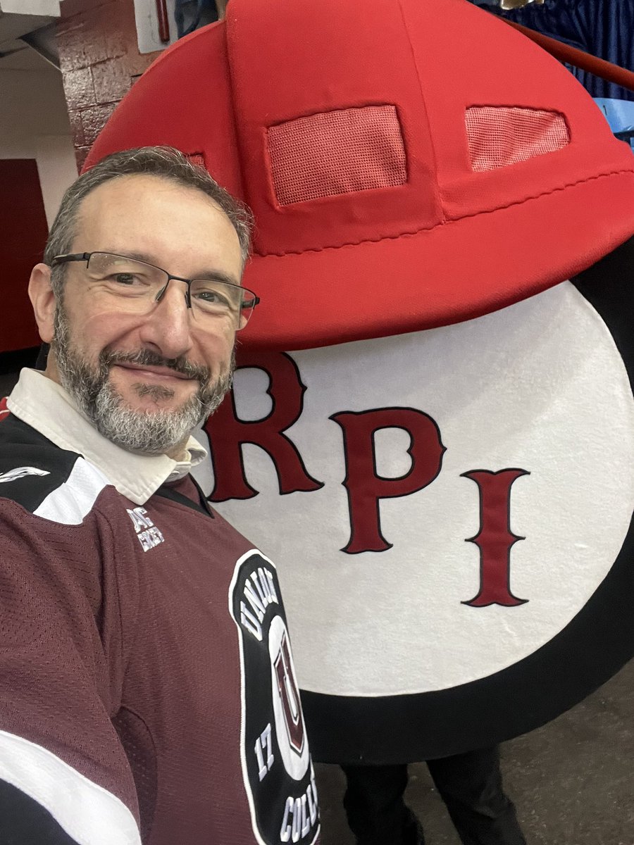 At The School Across the River That Shall Not Be Named for @unionwhockey this afternoon. Hoping for the same outcome tbd men had when they were here. #goU